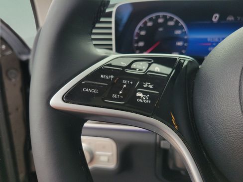 Used 2024 Mercedes-Benz GLS 450 4MATIC image 26