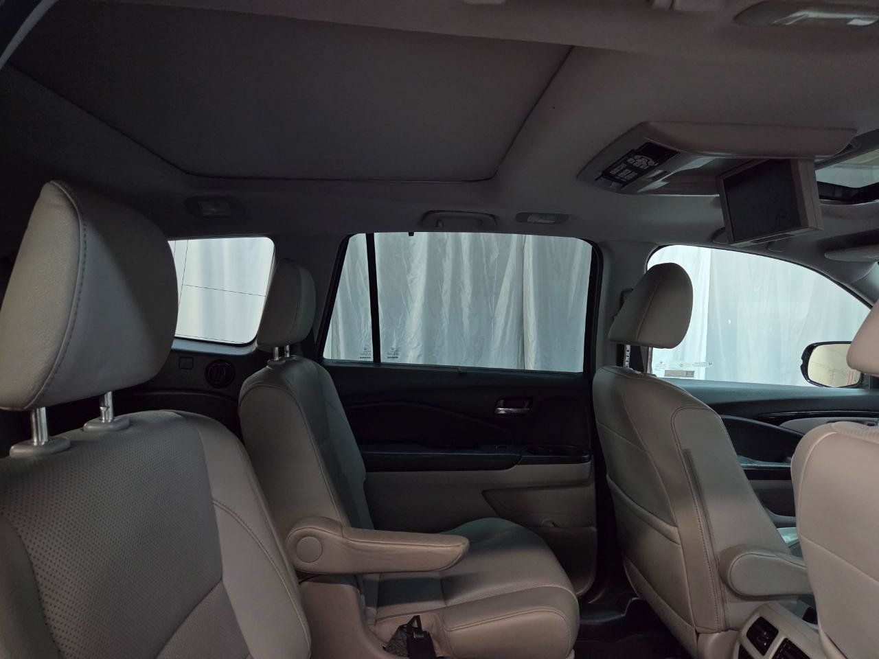 Used 2018 Honda Pilot Elite image 25