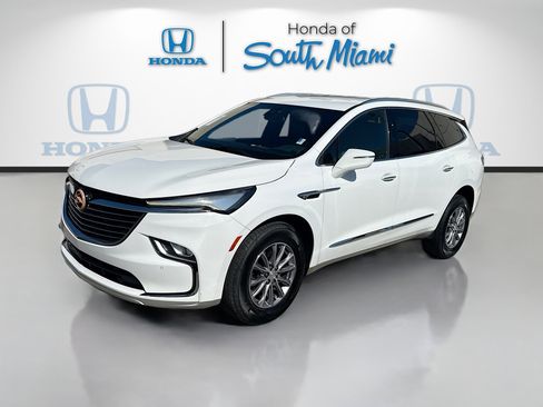 Used 2022 Buick Enclave Essence FWD image 3