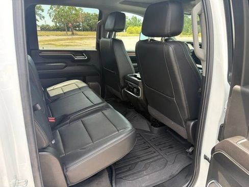 Used 2025 GMC Sierra 3500 Denali w/ Denali Reserve Package AWD/4WD image 16