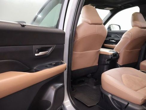 Certified 2025 Toyota Grand Highlander MAX Platinum image 28