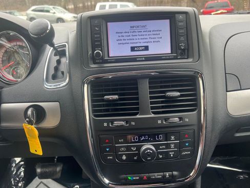 Used 2014 Dodge Grand Caravan R/T w/ Safety Sphere Group image 28