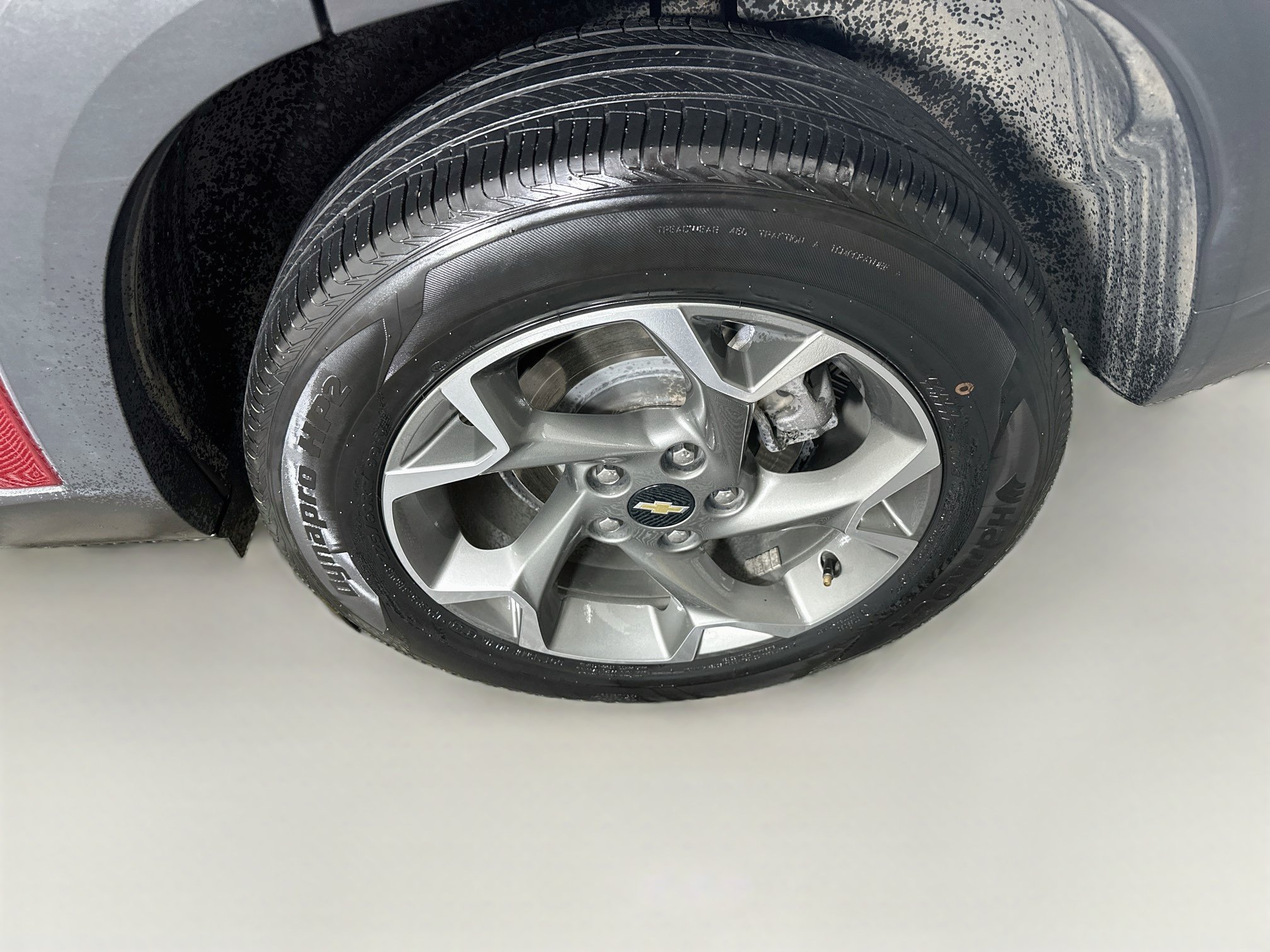Used 2025 Chevrolet Trax LT FWD image 11