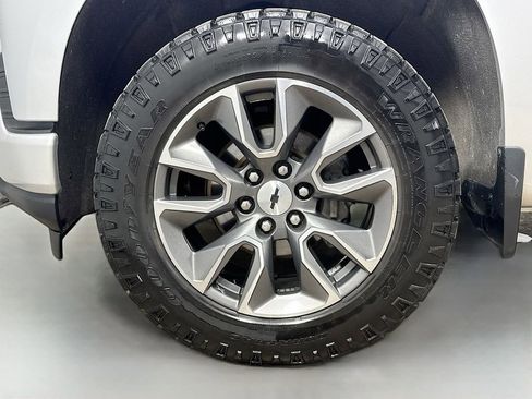Used 2019 Chevrolet Silverado 1500 RST AWD/4WD image 38