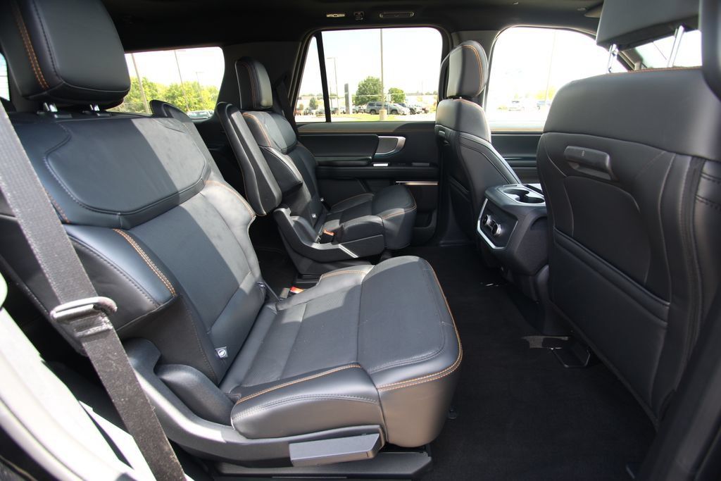 Used 2025 Ford Expedition Tremor AWD/4WD image 10