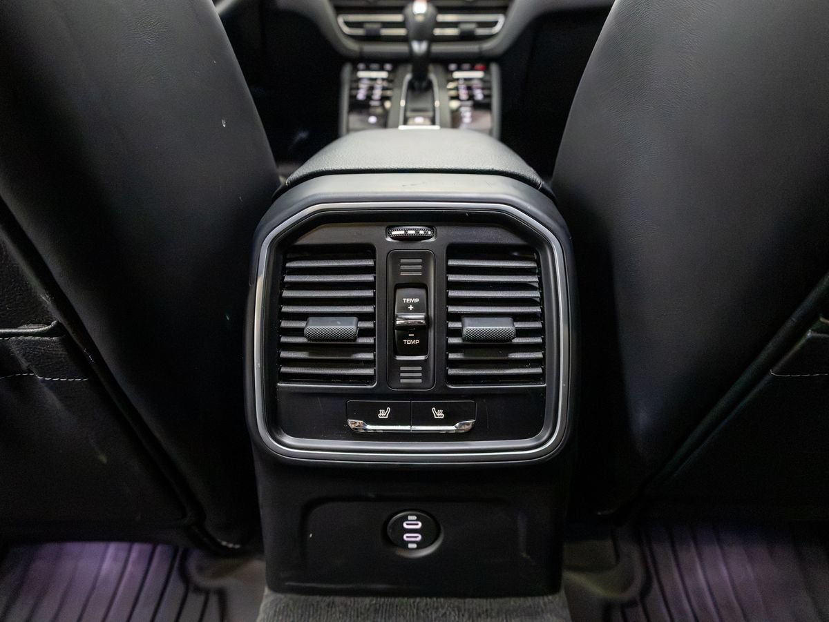Certified 2026 Porsche Macan AWD/4WD image 26
