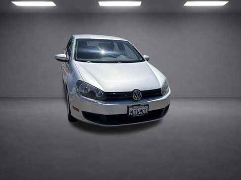 Used 2012 Volkswagen Golf 4-Door FWD image 9
