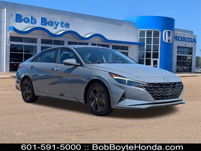 Used 2022 Hyundai Elantra SEL w/ Cargo Package