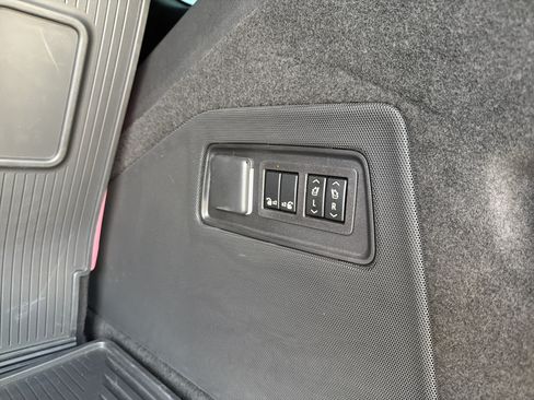 Used 2026 Cadillac Escalade Platinum Sport w/ LPO, Floor Liner Package AWD/4WD image 41