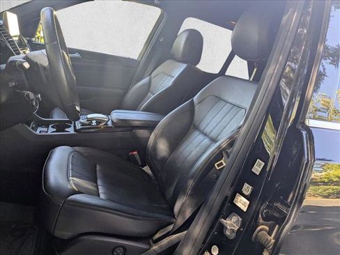 Used 2019 Mercedes-Benz GLE 400 4MATIC image 15