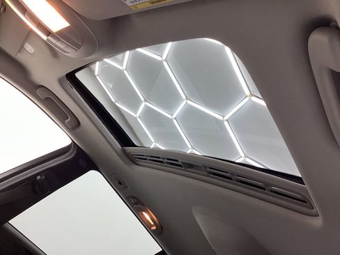 Used 2011 Mercedes-Benz GL 550 4MATIC image 47