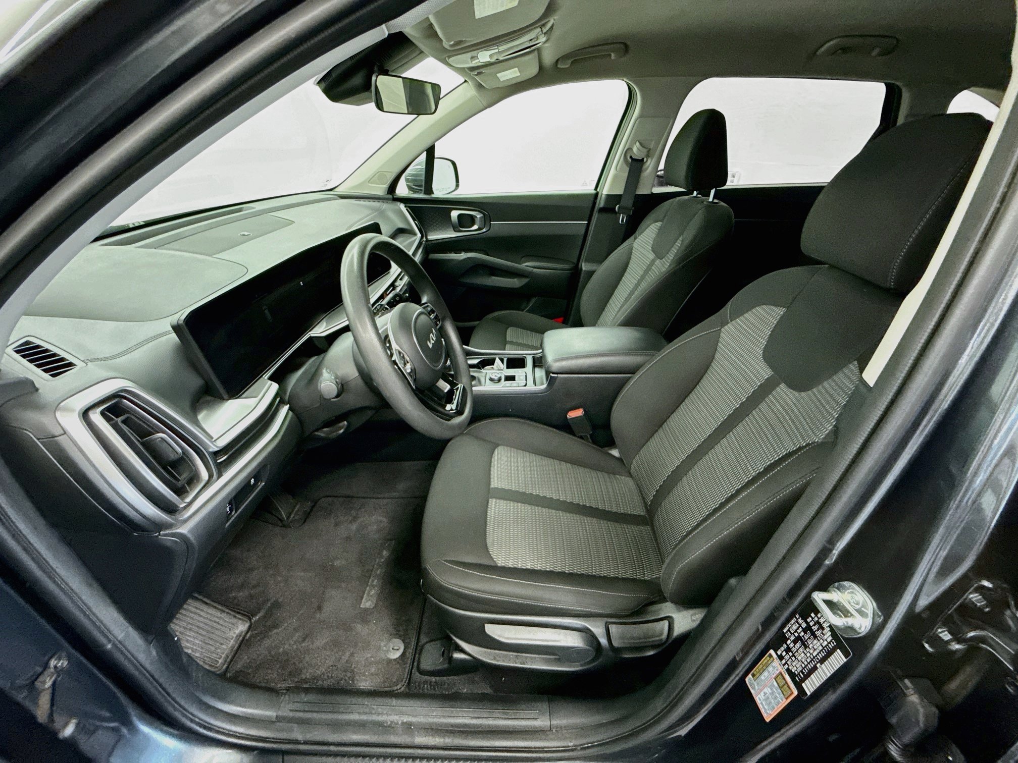 Used 2024 Kia Sorento LX FWD image 13