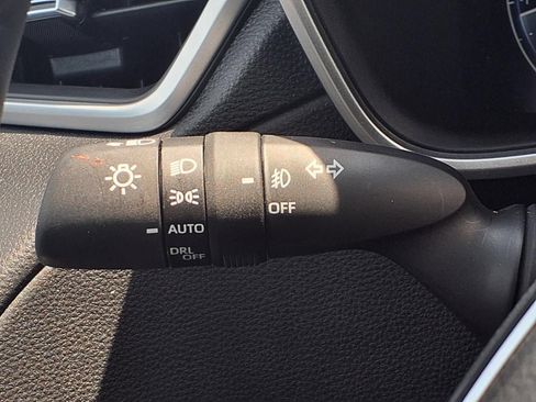 Used 2026 Toyota Corolla Cross XLE FWD image 13