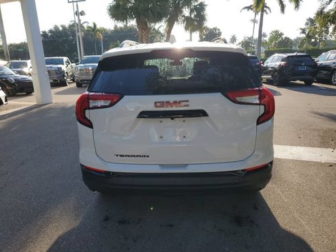 Certified 2023 GMC Terrain SLE w/ Driver Convenience Package FWD image 4