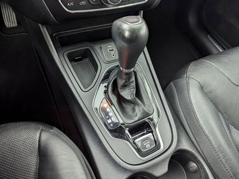 Used 2020 Jeep Cherokee Limited image 47