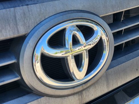 Used 2014 Toyota Tundra SR5 w/ TRD Off Road Package image 28