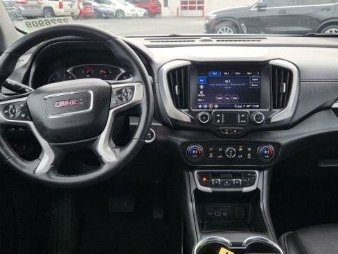Used 2024 GMC Terrain SLT image 10