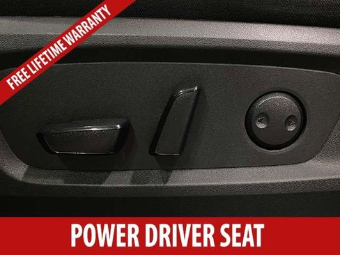 Used 2025 Nissan Pathfinder SV FWD image 8