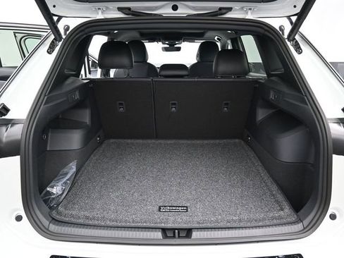 New 2026 Volkswagen Tiguan SE R-Line image 12