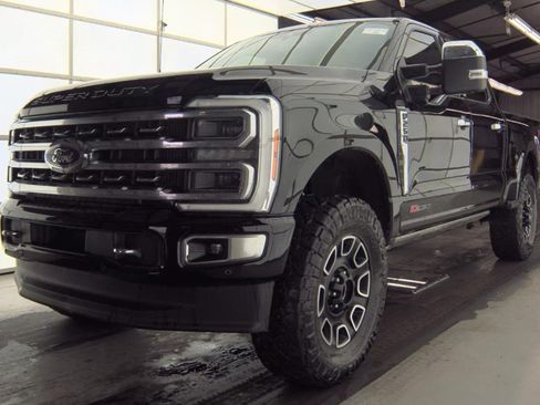 Used 2024 Ford F250 Platinum image 3