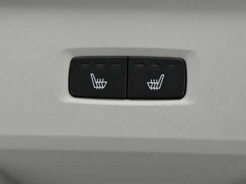 Used 2024 Volvo XC60 B5 Plus w/ Protection Package Premier image 35