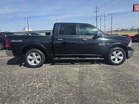 Used 2018 RAM 1500 SLT image 8