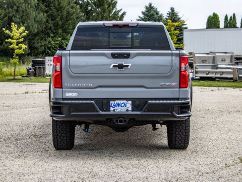 Used 2024 Chevrolet Silverado 1500 ZR2 AWD/4WD image 3