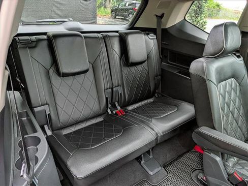 Used 2025 Volkswagen Atlas SEL Premium R-Line AWD/4WD image 18