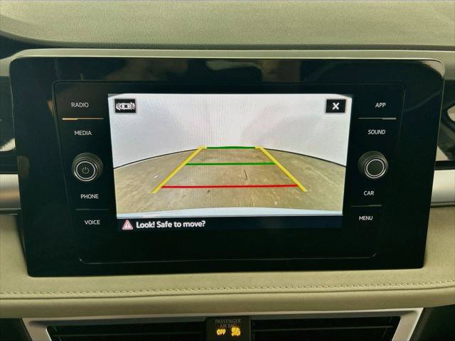 New 2027 Volkswagen Taos SE AWD/4WD image 13