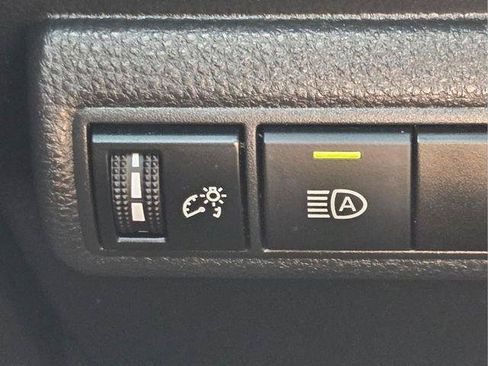 Used 2022 Toyota Corolla LE FWD image 27