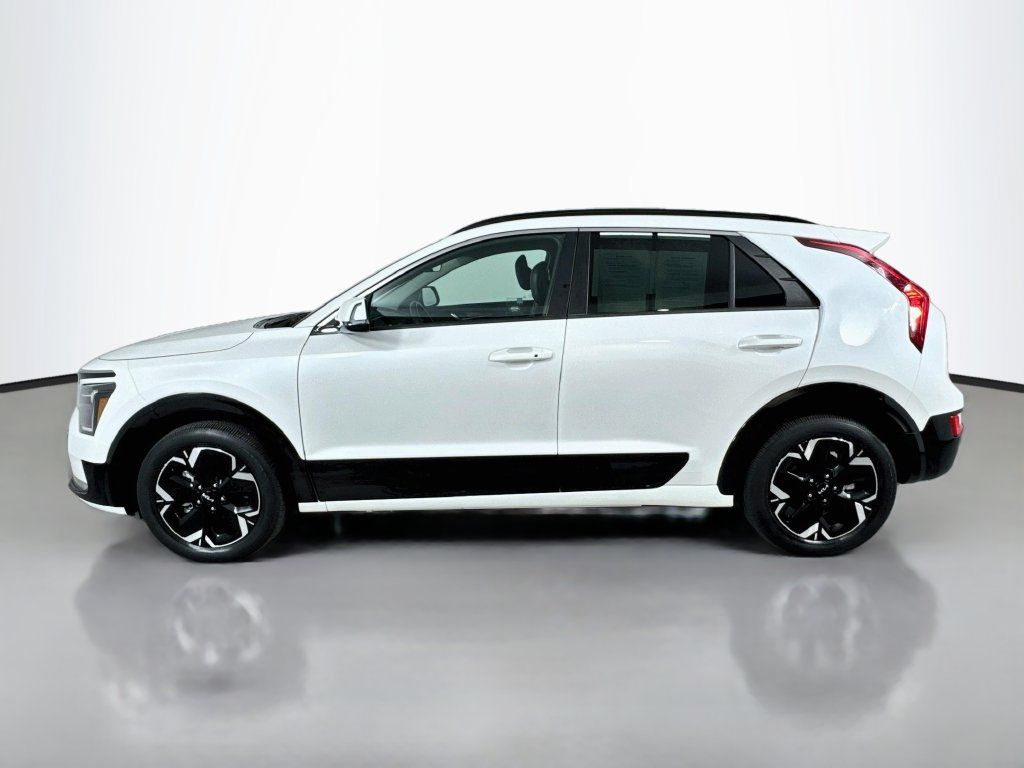 Used 2023 Kia Niro Wind w/ Wind Preserve Package FWD image 10