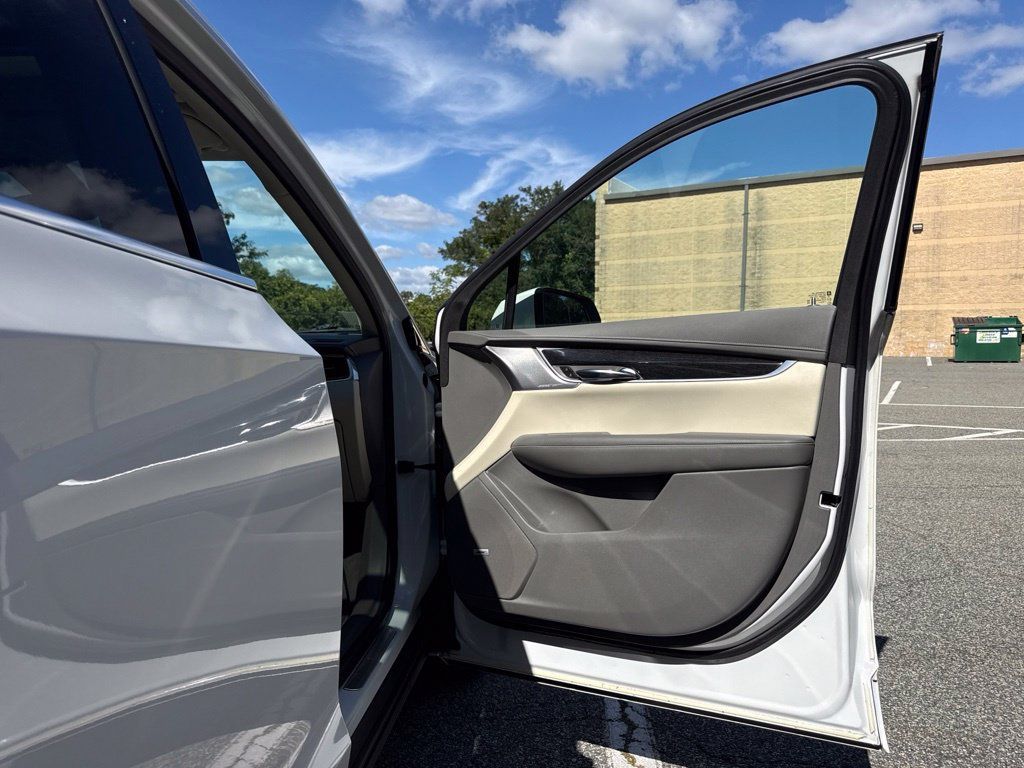 Used 2021 Cadillac XT6 Premium Luxury AWD/4WD image 19