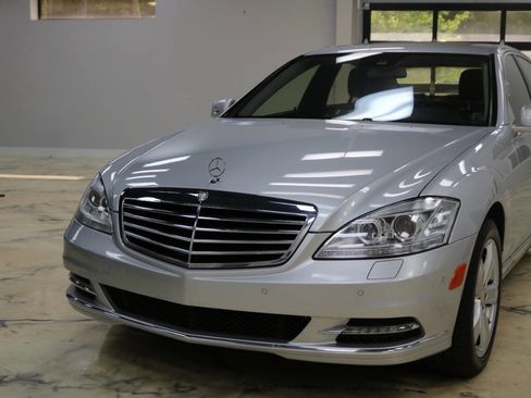 Used 2013 Mercedes-Benz S 550 4MATIC image 11