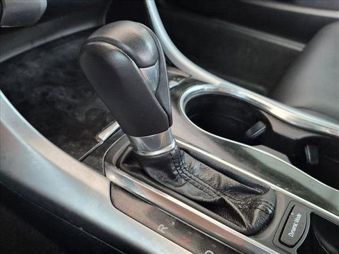 Used 2019 Acura TLX FWD image 10