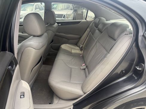 Used 2004 Lexus ES 330 w/ Premium Pkg FWD image 12