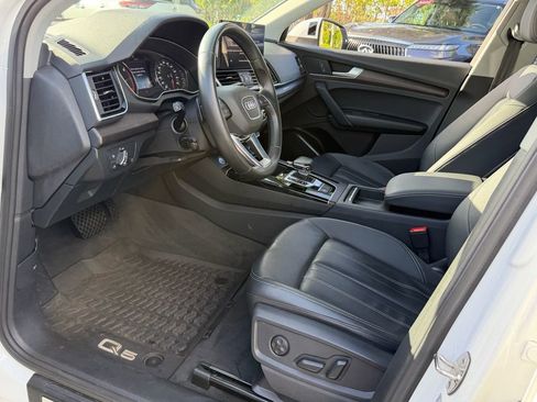 Used 2022 Audi Q5 2.0T Premium w/ Convenience Package AWD/4WD image 12