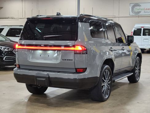 Used 2024 Lexus GX 550 w/ Accessory Package (Z1) image 8