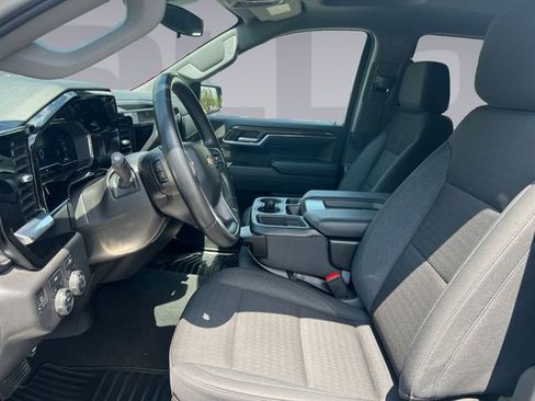 Used 2024 Chevrolet Silverado 1500 LT AWD/4WD image 10