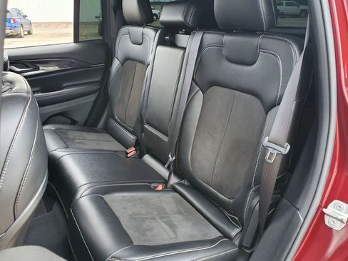 Used 2023 Jeep Grand Cherokee Altitude RWD image 23
