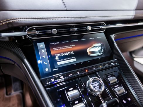 Used 2024 Aston Martin DB12 Coupe image 42