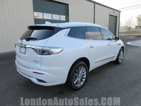 Used 2023 Buick Enclave Avenir w/ Avenir Technology Package image 6