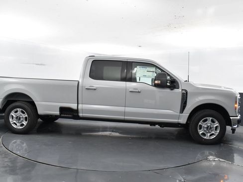 New 2026 Ford F250 XLT w/ XLT Premium Package RWD image 5