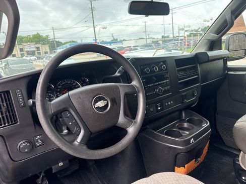 Used 2018 Chevrolet Express 3500 LT w/ LT Preferred Equipment Group RWD image 24