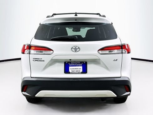 Used 2025 Toyota Corolla Cross LE FWD image 15