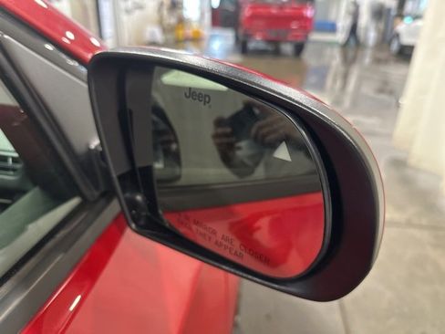 Used 2023 Jeep Compass Limited image 36