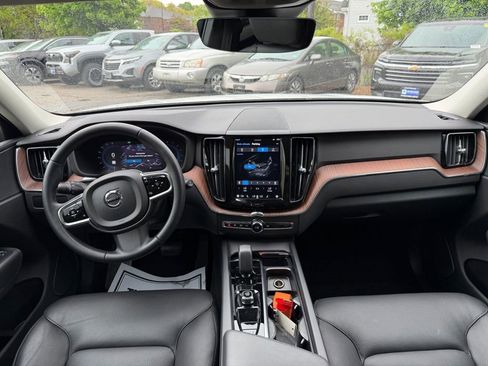 Used 2024 Volvo XC60 B5 Plus w/ Protection Package Premier AWD/4WD image 20