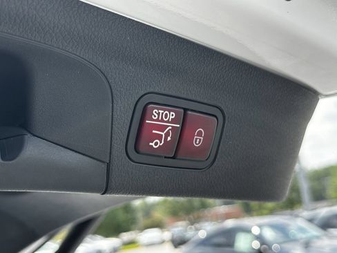 Certified 2025 Mercedes-Benz GLE 450e 4MATIC image 22