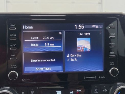 Used 2022 Toyota Highlander XLE AWD/4WD image 21