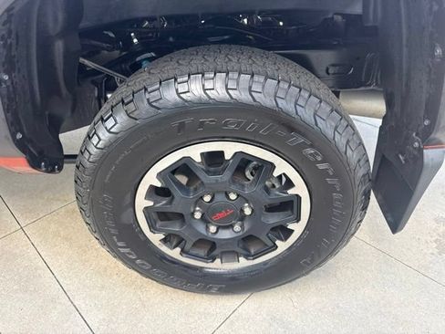 Used 2025 Toyota Tacoma TRD Off-Road w/ TRD Off Road Upgrade Package AWD/4WD image 11