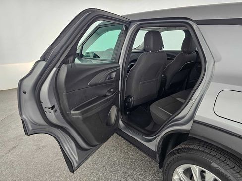 Used 2023 Chevrolet TrailBlazer LS FWD image 23